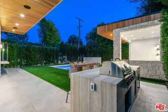 14838 Addison St in Los Angeles, CA - Foto de edificio - Building Photo