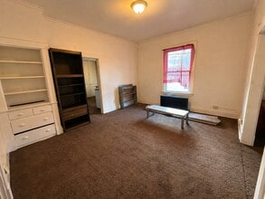 326 Main St, Unit 8 in Belle Vernon, PA - Foto de edificio - Building Photo