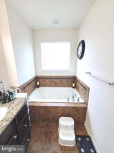 5409 Double Day Ln in Waldorf, MD - Foto de edificio - Building Photo