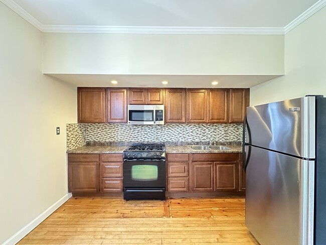 1935 W Berteau Ave in Chicago, IL - Building Photo - Building Photo