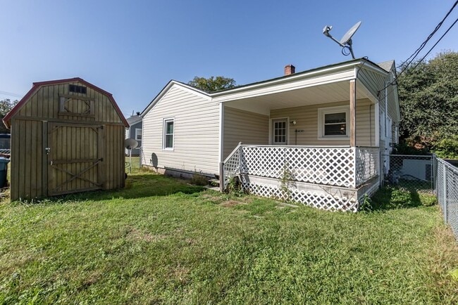 1008 N Orange Ave in Dunn, NC - Foto de edificio - Building Photo