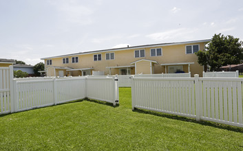 Village at Federal City - MilitaryHousing in New Orleans, LA - Building Photo - Building Photo