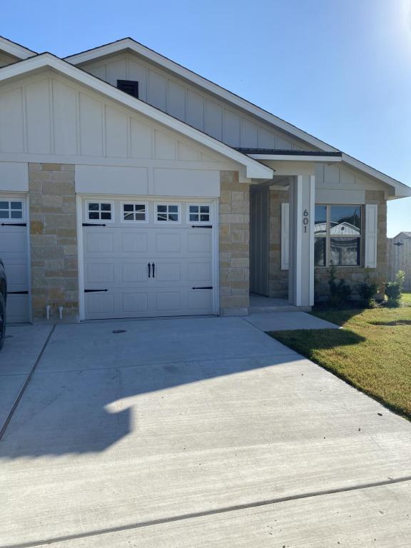 601 Campus St in Troy, TX - Building Photo - Building Photo