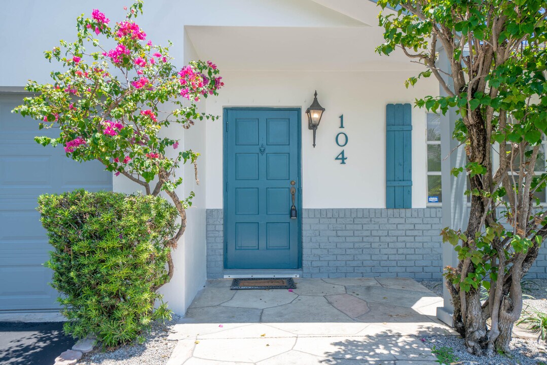 104 Orchard Ridge Ln in Boca Raton, FL - Building Photo