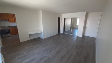 5929 Laurel Canyon Blvd in Los Angeles, CA - Building Photo - Building Photo