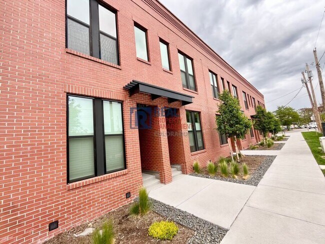 961 33rd St in Denver, CO - Foto de edificio - Building Photo