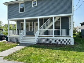 13 Atlantic Ave, Unit 2 in Biddeford, ME - Building Photo