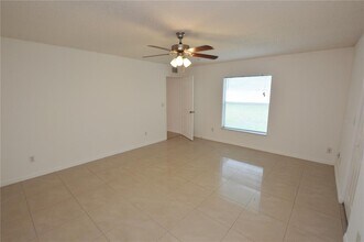 18 Pittwick Ln in Palm Coast, FL - Building Photo - Building Photo