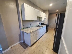 1700 N Oleander Ave, Unit 2