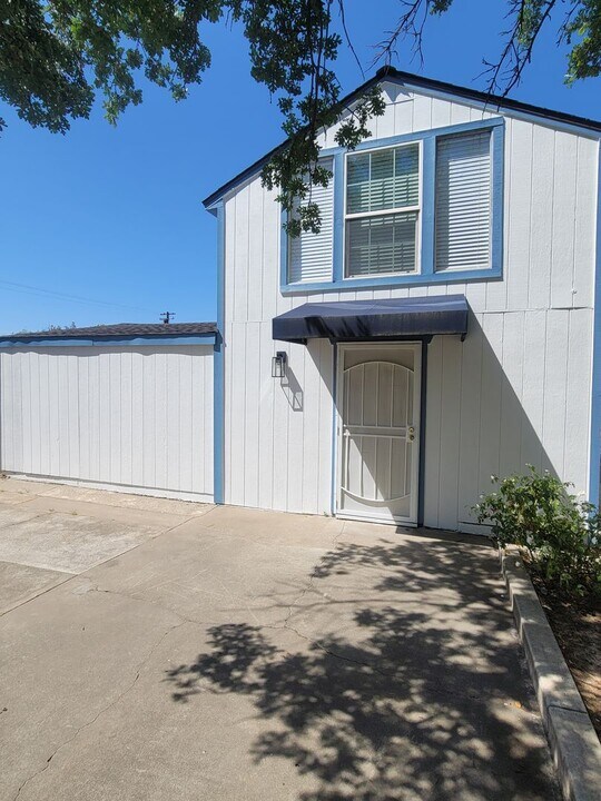 2933 Panama Ave in Carmichael, CA - Building Photo