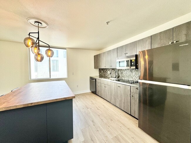 property at 1944 13th St