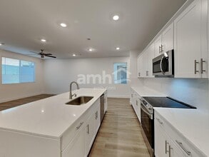 8365 Flagpole Loop Ave in Las Vegas, NV - Building Photo - Building Photo