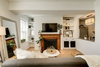 1736 Willard St NW, Unit 1736 Willard St NW # 403 in Washington, DC - Building Photo - Building Photo
