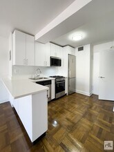EAST 35 STREET, Unit 15B in New York, NY - Building Photo - Building Photo
