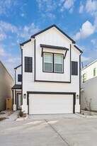 8127 Esther Acres Ln in Houston, TX - Building Photo