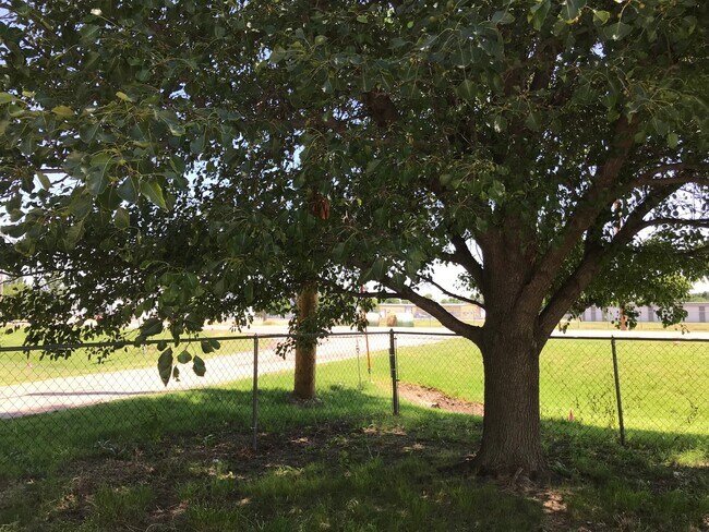 1506 McArtor Rd in Dodge City, KS - Building Photo - Building Photo