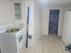 293 Grove Ave, Unit 2nd in Warwick, RI - Building Photo - Building Photo