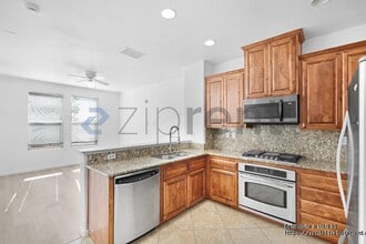 10923 Tower Park Dr in Rancho Cordova, CA - Building Photo - Building Photo