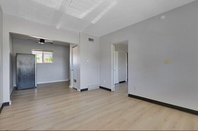 464 E Norwich Ave in Columbus, OH - Building Photo - Building Photo