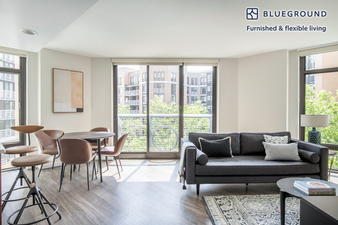 3444 Fairfax Dr in Arlington, VA - Building Photo