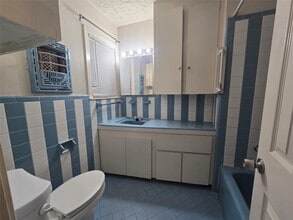 6717 Fairway Dr in Galveston, TX - Building Photo - Building Photo