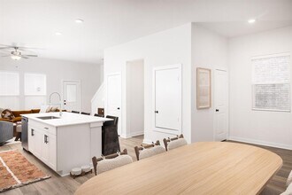 8350 US-290 in Austin, TX - Building Photo - Building Photo