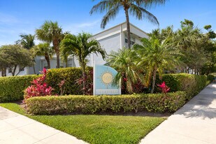 505 NE 20th Ave in Deerfield Beach, FL - Building Photo
