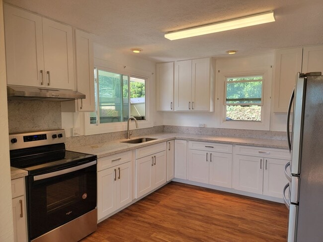 property at 3415 Kalua Rd