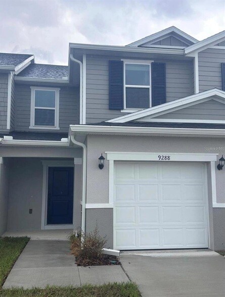 9288 Westside Hls Dr in Kissimmee, FL - Foto de edificio