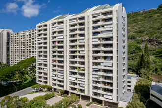 Naniwa Gardens in Honolulu, HI - Building Photo - Building Photo