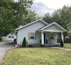 4751 Windsor Street in Roeland Park, KS - Foto de edificio - Building Photo