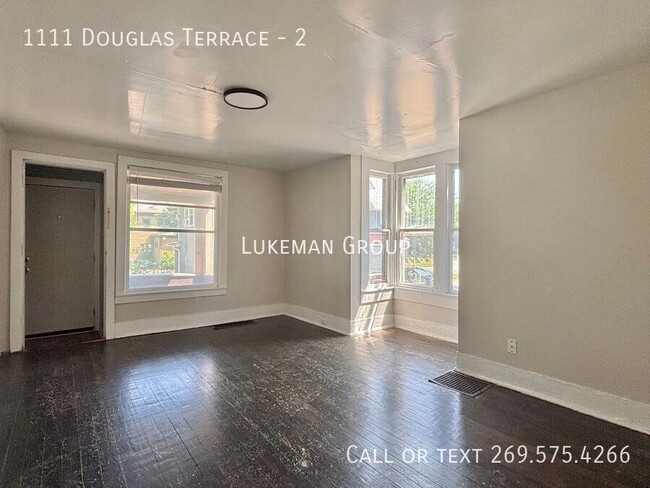 1111 Douglas Terrace in Kalamazoo, MI - Building Photo - Building Photo