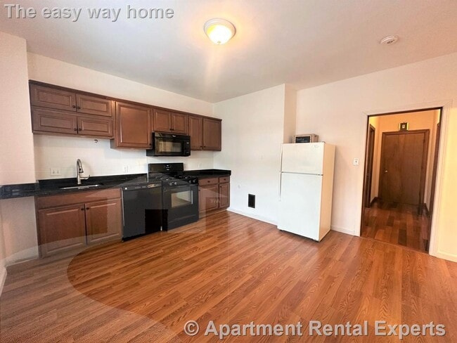 24 Rossmore St, Unit 2