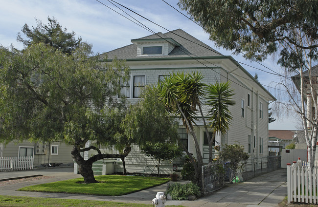 1087 Park Ave in Alameda, CA - Building Photo - Building Photo