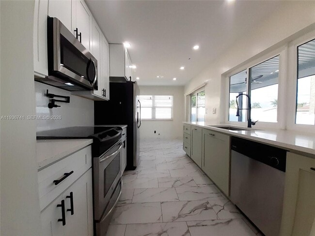 2109 N Park Rd in Hollywood, FL - Building Photo - Building Photo