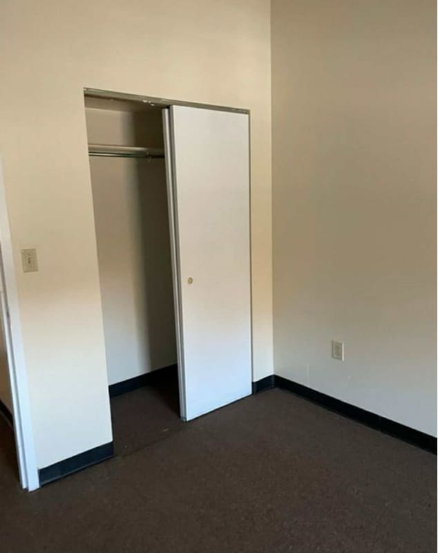 1001 Pennington Rd in Ewing Township, NJ - Building Photo - Building Photo