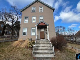 24 Whipple St in Worcester, MA - Building Photo