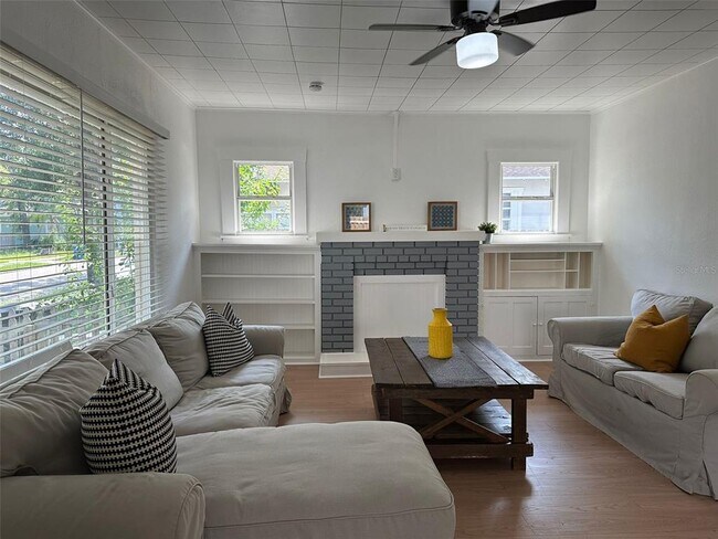 property at 835 14th Ave S