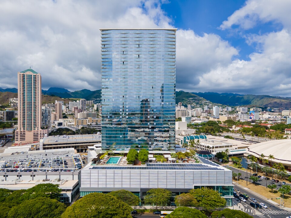 888 Kapiolani Blvd in Honolulu, HI - Building Photo