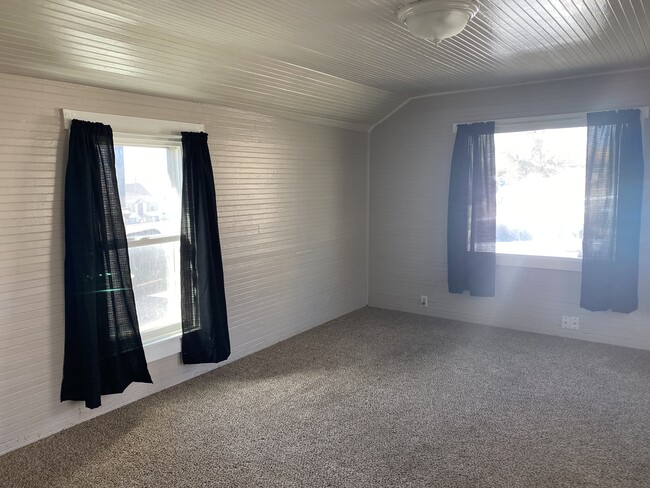 215 Wyoming St in Rawlins, WY - Foto de edificio - Building Photo