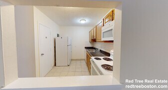 90 Gardner St, Unit 2B in Boston, MA - Building Photo