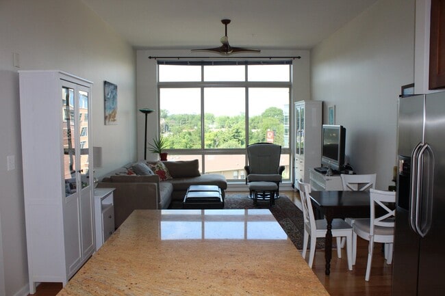 2200 N Westmoreland St, Unit 502 in Arlington, VA - Building Photo - Building Photo