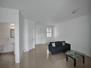 8164 NW 108th Pl in Miami, FL - Building Photo - Building Photo