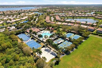 19991 Barletta Ln in Estero, FL - Foto de edificio - Building Photo