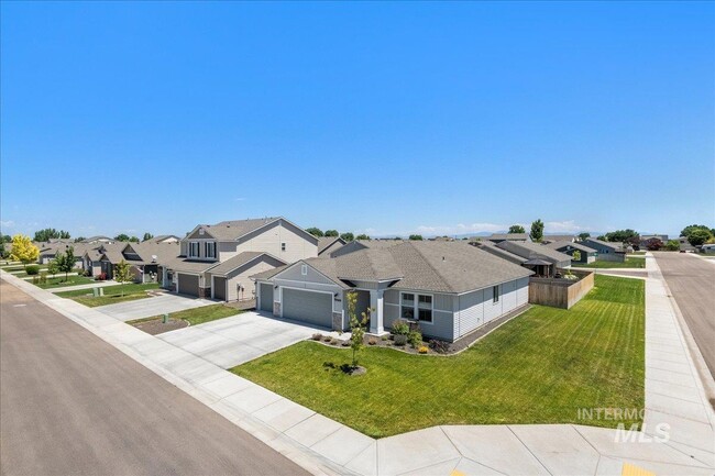 19588 Hartford Ave in Caldwell, ID - Foto de edificio - Building Photo