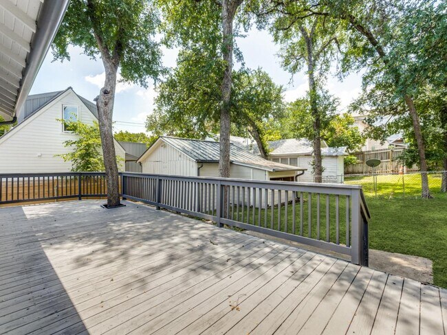 property at 207 E 33rd St