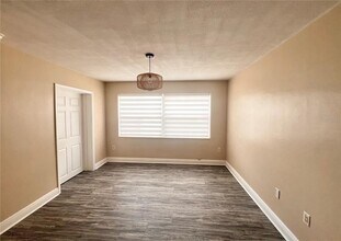2049 Scotland Dr in Clearwater, FL - Building Photo - Building Photo