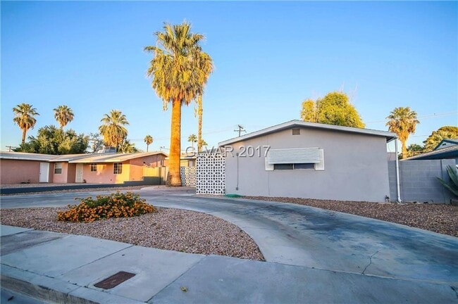 113 Woodley St in Las Vegas, NV - Building Photo - Building Photo