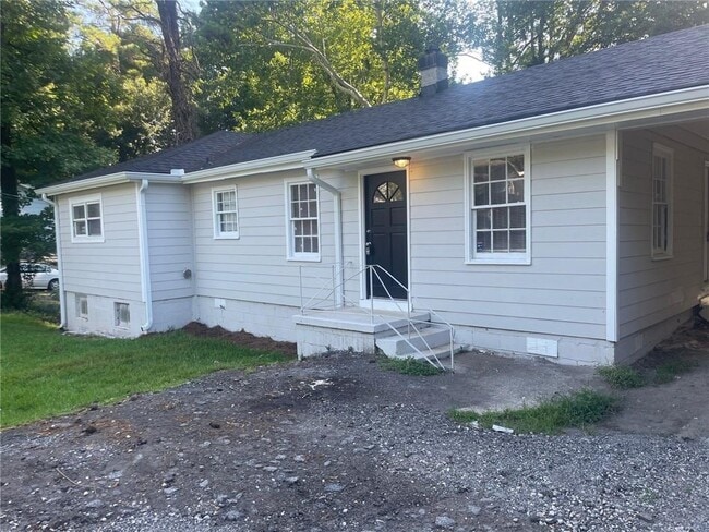 4632 Burks Rd in Forest Park, GA - Building Photo - Building Photo