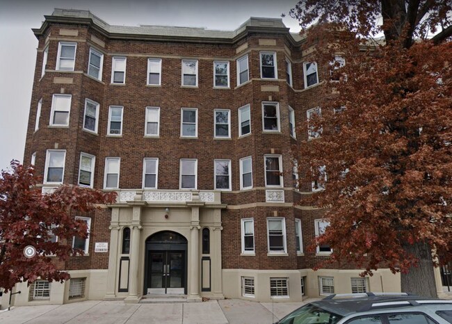 1197 Commonwealth Ave, Unit 8 in Boston, MA - Foto de edificio - Building Photo